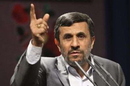 Ahmadinejad Kecam Kebrutalan Polisi Inggris