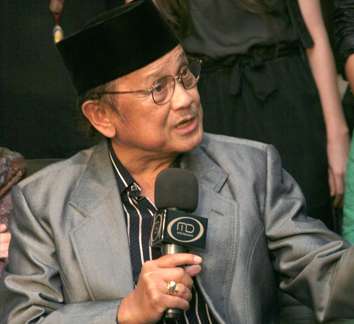 BJ Habibie: Tak Perlu Ragukan SDM Indonesia