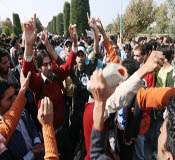 راہل گاندھی کی آمد پر کشمیر یونیورسٹی میں احتجاجی مظاہرہ