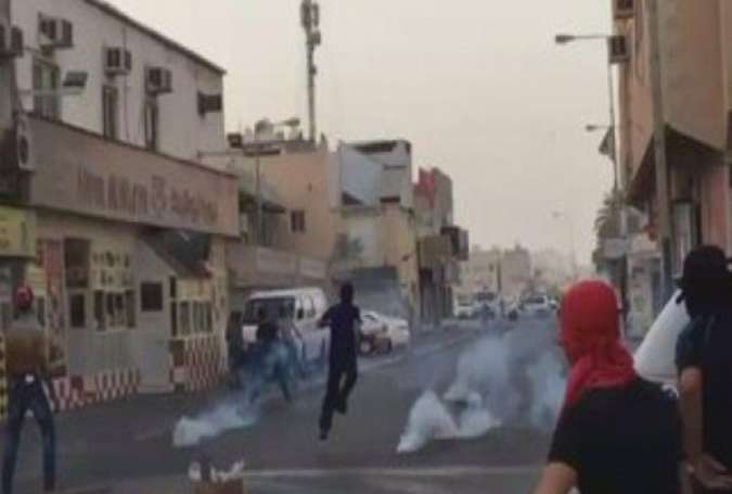 Clashes Erupt in Bahrain after Regime Forces Take down Ashura Banners