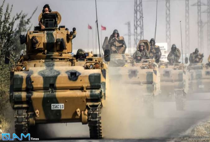 آليات عسكرية تركية تنتقل إلى إدلب