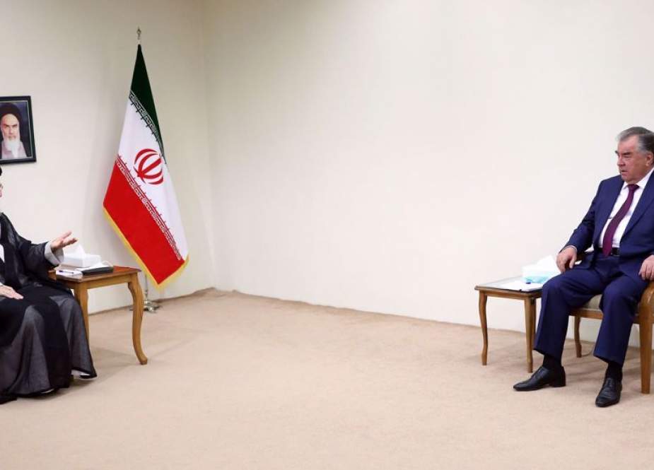 Ayatollah Khamenei: Mengandalkan Kapasitas Domestik, Iran Membuat Kemajuan yang baik Meskipun Ada Sanksi