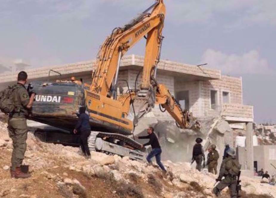 Israel Memaksa Keluarga Palestina untuk Merobohkan Rumah Mereka di al-Quds