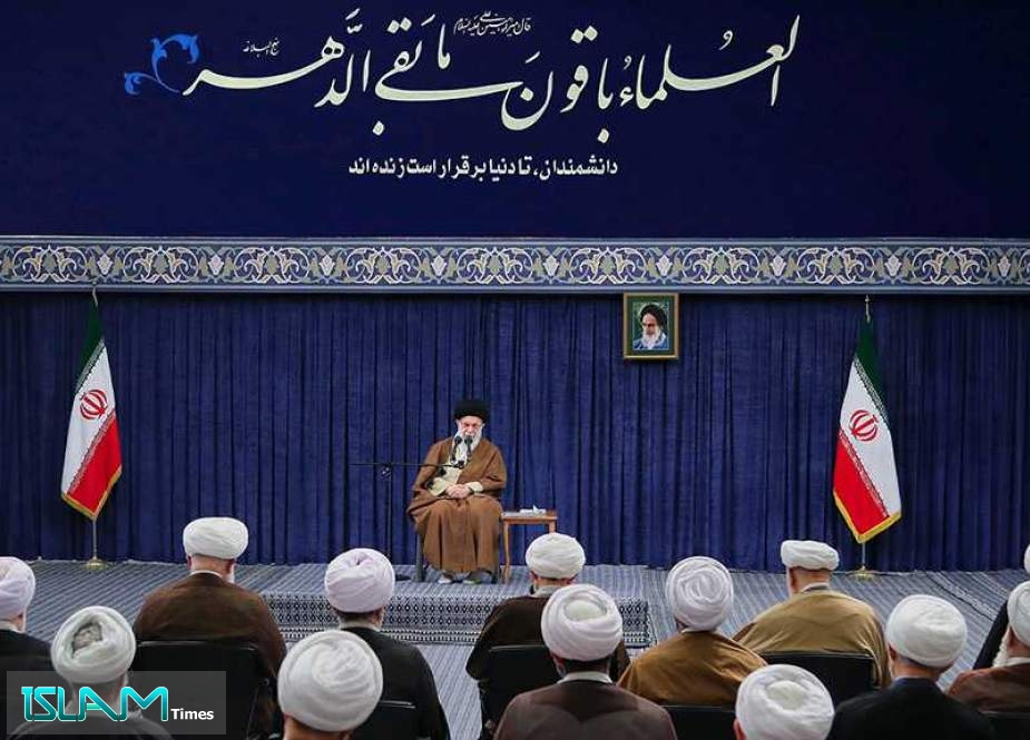 Ayatollah Khamenei Hails Ayatollah Tabatabai Scientific, Personal Features