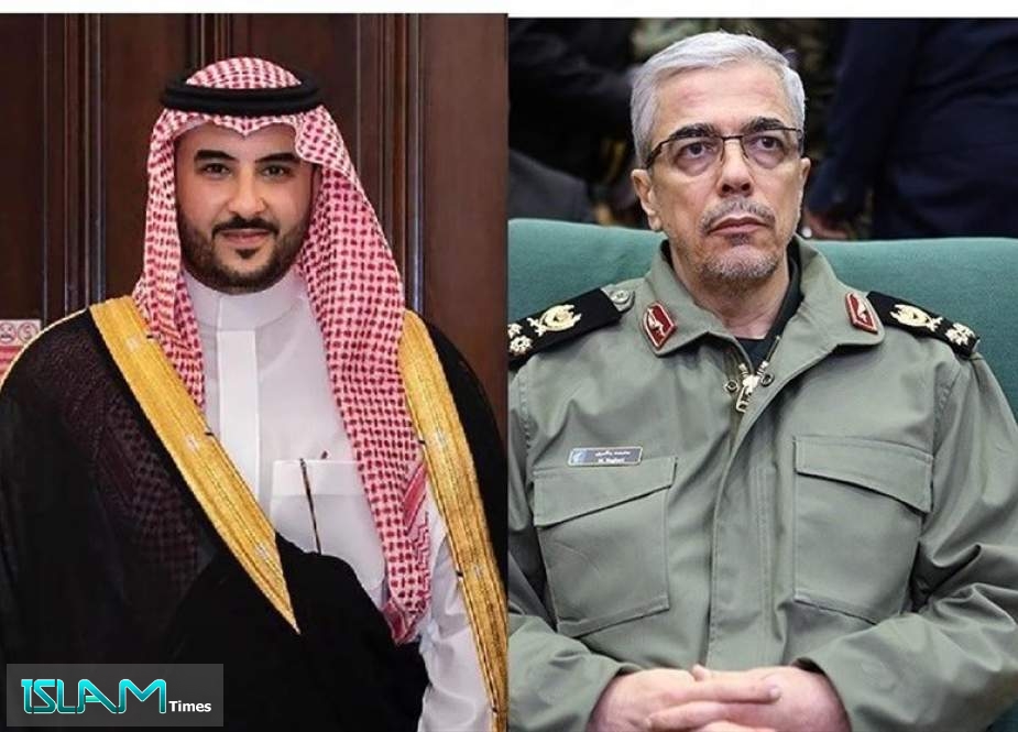 Iran, Saudi Arabia Discuss Promotion of Military Ties