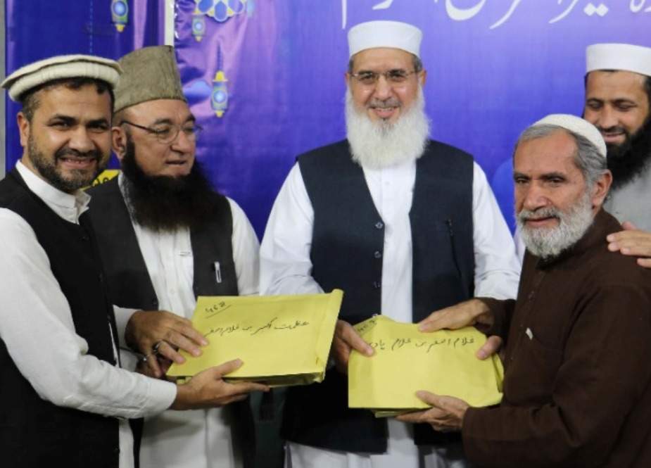 پشاور، جامعہ حدیقۃ العلوم المرکز الاسلامی میں 40 روزہ دورہ تفسیر القرآن اختتام پذیر
