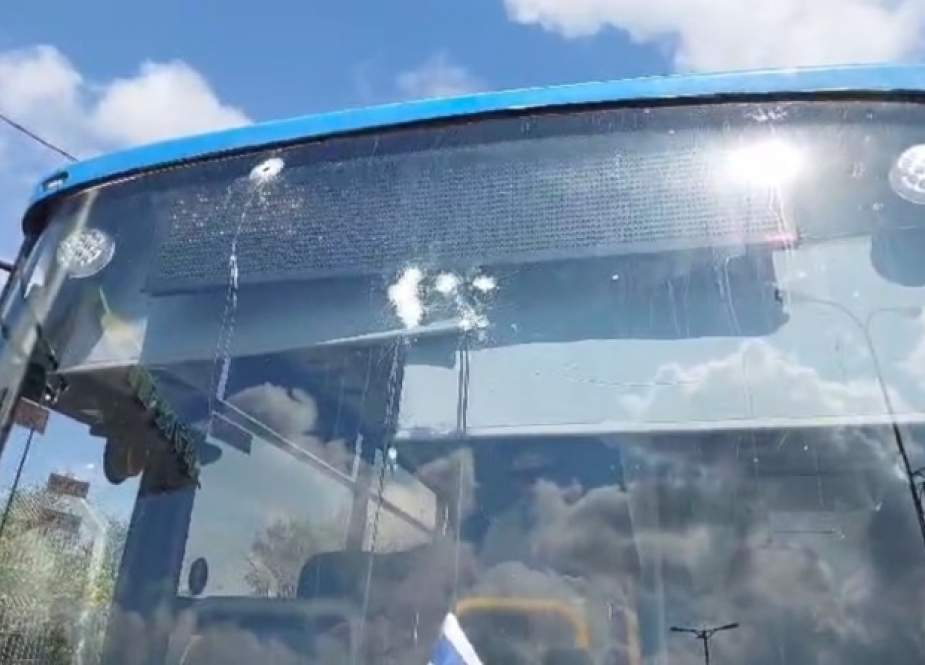 Resistance operation targets Israeli bus in West Bank