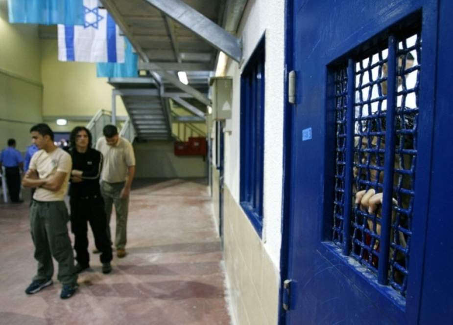 ظروف قاسية وخطرة يواجهها الأسرى في سجن النقب "الإسرائيلي"