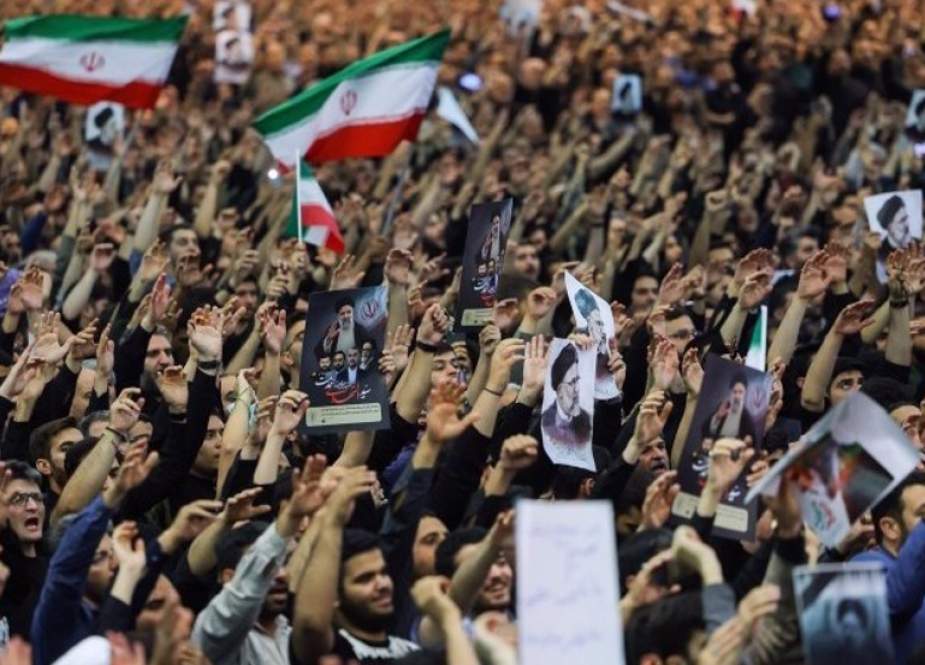 Millions gather in Tehran to mourn president Raisi and companions