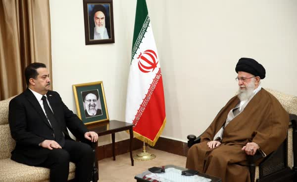 عراقی وزیراعظم، رہبر معظم سے ملاقات کرتے ہوئے