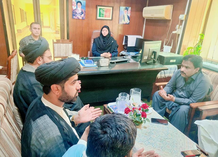 ملتان، شیعہ علماء کونسل کے وفد کی خانہ فرہنگ آمد، ایرانی صدر اور انکے رفقاء کی شہادت پر اظہار افسوس