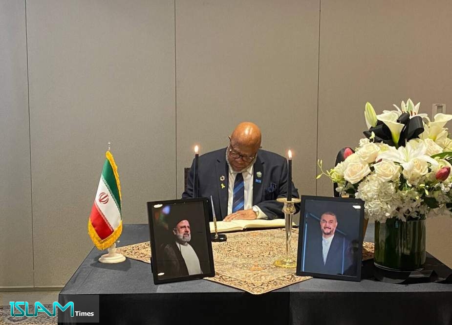 رئيس الجمعية العامة يزور مقر البعثة الايرانية للتعزية باستشهاد رئيسي وعبداللهيان