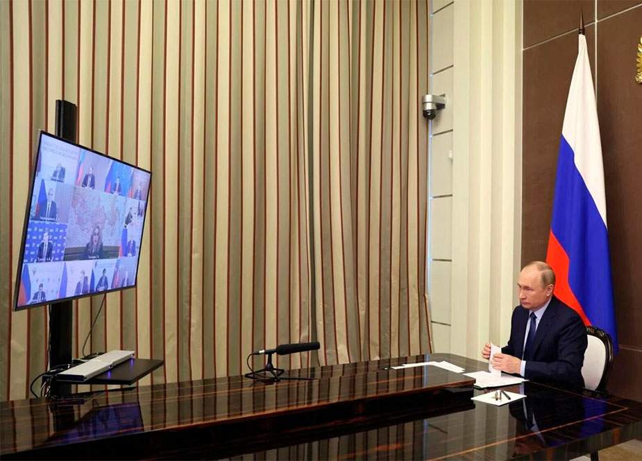 Putin: “Bizi “nüvə dəyənəyi” yelləməkdə ittiham edirlər”