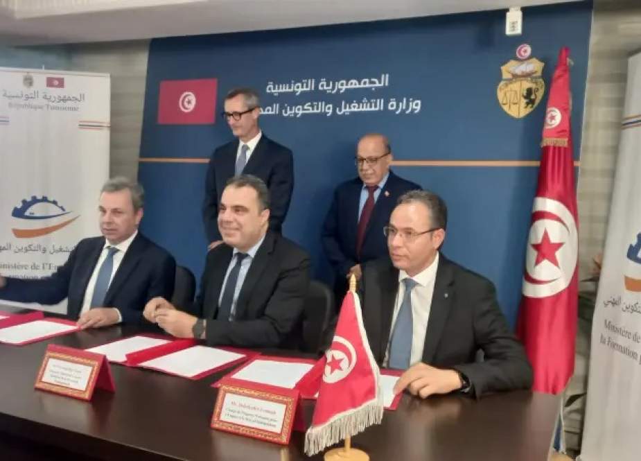 للحدّ من الهجرة غير النظامية.. توقيع اتفاقية بين تونس وإيطاليا