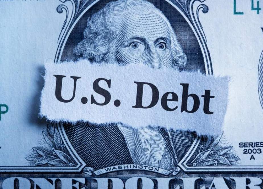 قرضوں تلے کراہتا امریکہ بہادر