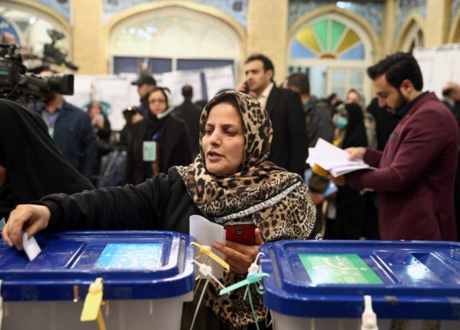 إيران: وسط إقبال كثيف.. تمديد التصويت في الانتخابات الرئاسية حتى العاشرة مساءً