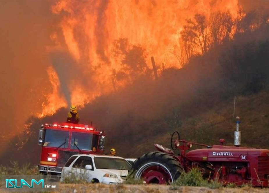 Thousands Told to Flee Raging California Wildfire
