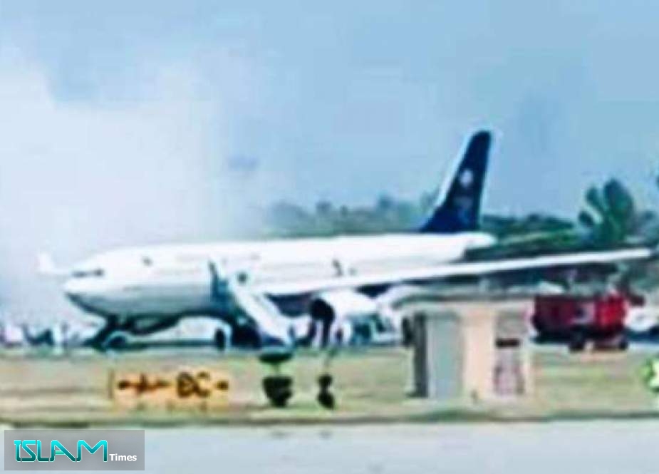 حريق على متن طائرة ركاب سعودية إثر خروجها عن المدرج في مطار بيشاور دون وقوع اصابات