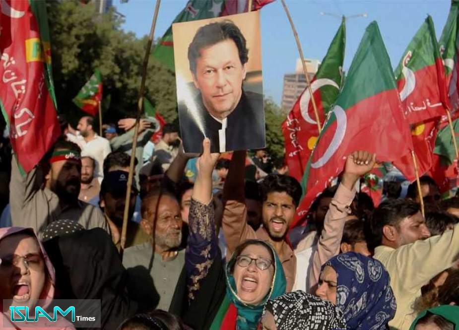 Pakistan Gov’t Seeks Supreme Court Approval to Ban Ex-Premier Imran Khan’s Party