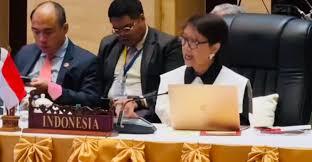 Sesi-_retreat_-Pertemuan-ke-57-Menteri-Luar-Negeri-ASEAN-_AMM_-diselenggarakan-di-Vientiane_-Laos